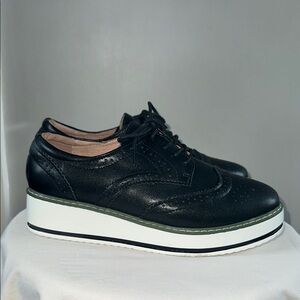 Classic Black Brogue platform Shoes NWOT